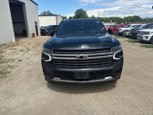 Used 2022 Chevrolet Suburban LT AWD/4WD image 7
