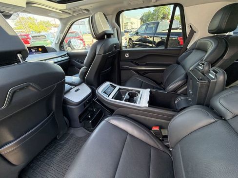 Certified 2025 Lincoln Navigator Reserve AWD/4WD image 27