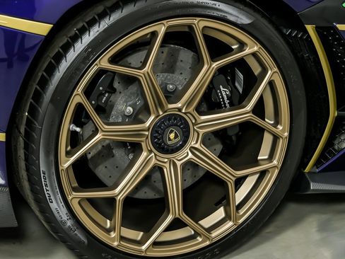 Used 2019 Lamborghini Aventador SVJ image 22