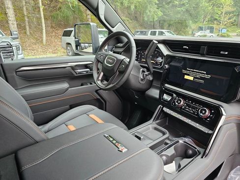 New 2026 GMC Sierra 2500 AT4 w/ AT4 Premium Plus Package AWD/4WD image 8
