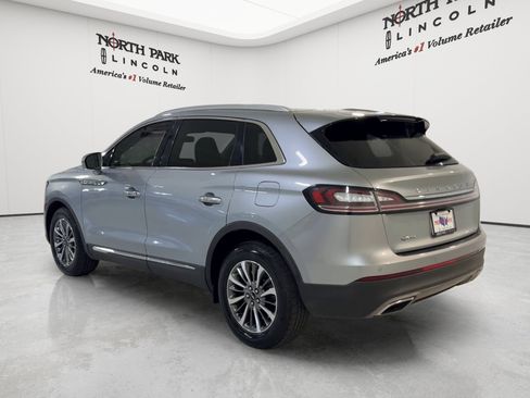 Used 2023 Lincoln Nautilus AWD w/ Premium Package image 5
