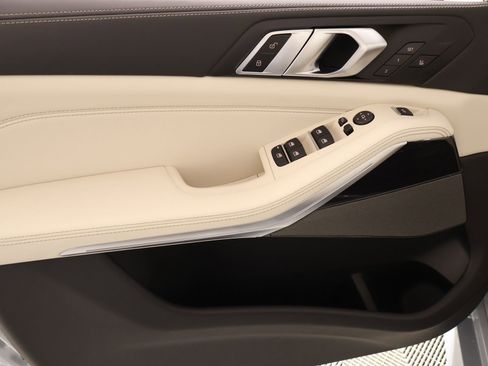 New 2026 BMW X5 xDrive40i w/ Executive Package image 17