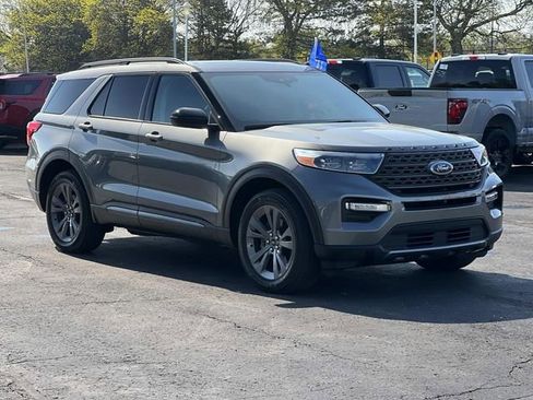 Certified 2023 Ford Explorer XLT w/ Equipment Group 202A AWD/4WD image 7