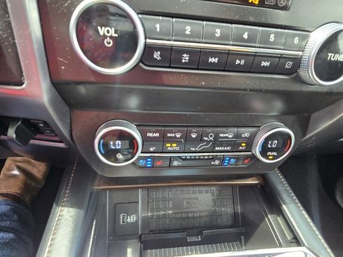 Used 2021 Ford Expedition Max Platinum AWD/4WD image 22