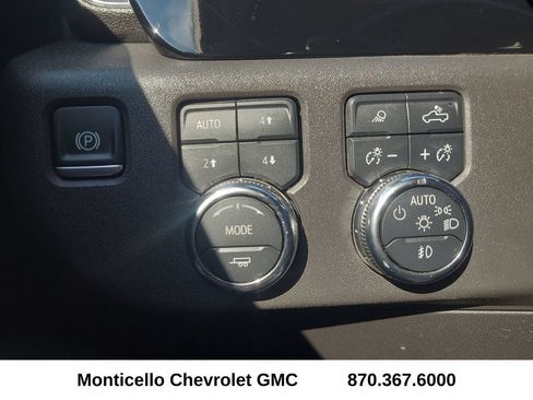 Used 2025 GMC Sierra 1500 SLT AWD/4WD image 16