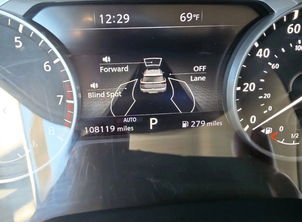 Used 2022 Nissan Pathfinder SL AWD/4WD image 14