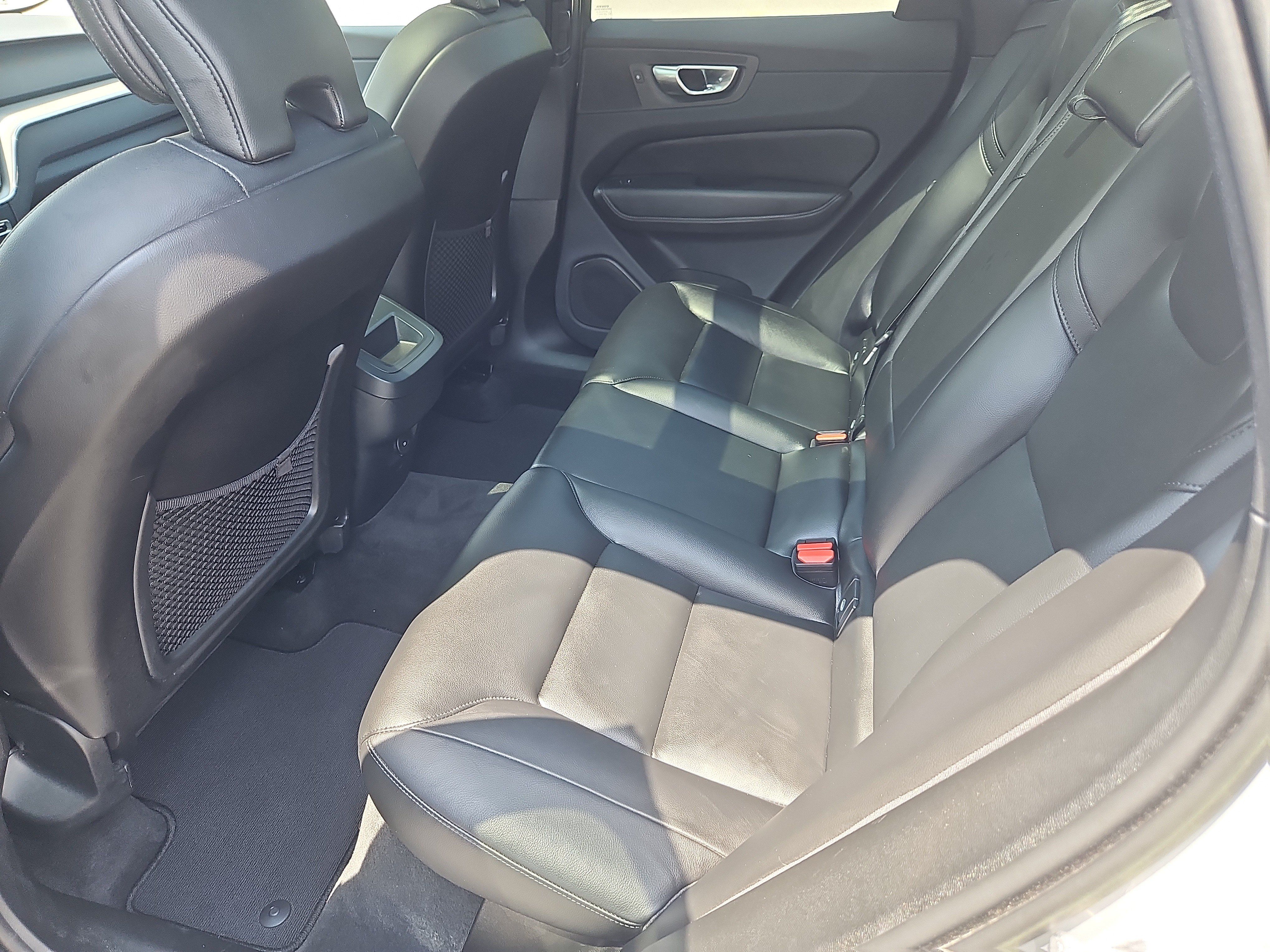 Used 2023 Volvo XC60 B5 Core w/ Climate Package AWD/4WD image 30