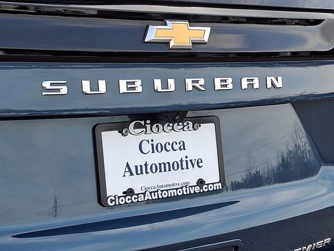 Used 2025 Chevrolet Suburban Premier image 32