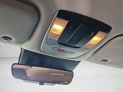 Used 2024 Kia Sorento S FWD image 21