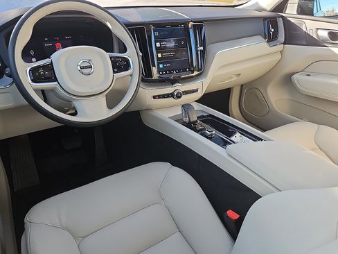 Used 2024 Volvo XC60 B5 Plus w/ Protection Package Premier image 3