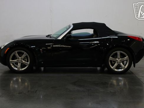 Used 2006 Pontiac Solstice Convertible w/ Premium Package image 19