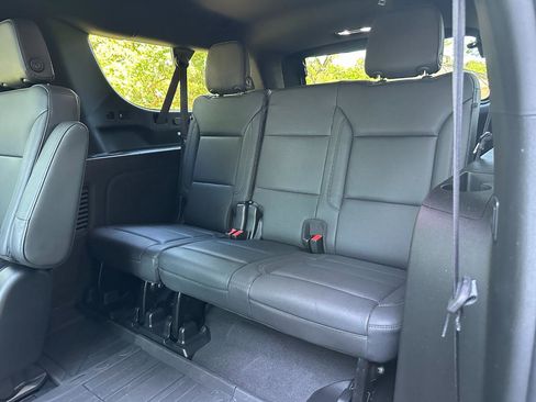 Used 2022 Chevrolet Suburban Z71 w/ Luxury Package AWD/4WD image 23