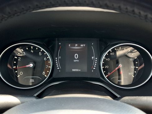 Used 2019 Jeep Compass Latitude FWD image 21