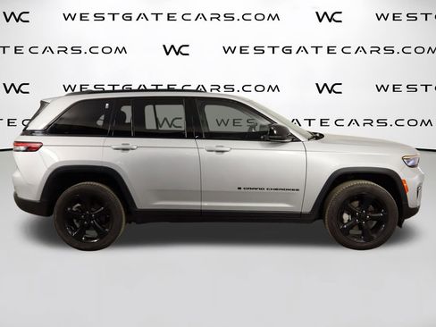Used 2023 Jeep Grand Cherokee Limited w/ Black Appearance Package image 58