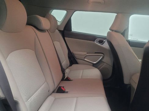 Used 2020 Kia Soul LX FWD image 19