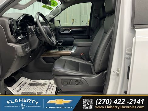 Used 2024 Chevrolet Silverado 1500 LT Trail Boss w/ LT Trail Boss Premium Package AWD/4WD image 9