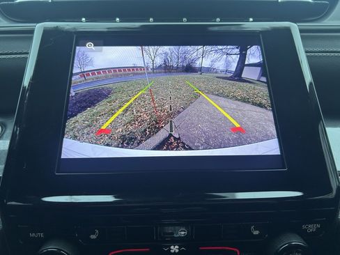 Used 2023 Jeep Grand Cherokee Altitude image 17