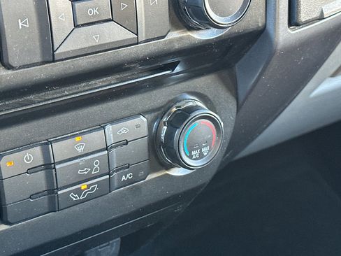 Used 2016 Ford F150 XLT image 28