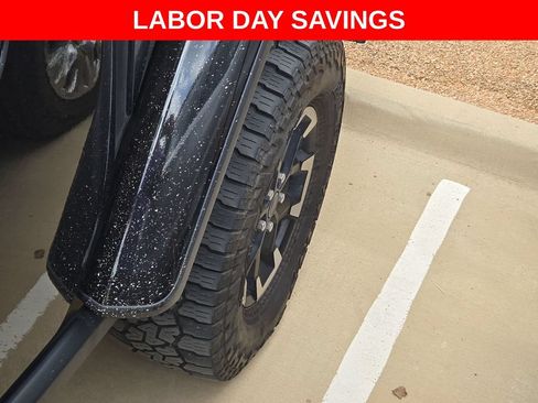 Used 2024 Jeep Gladiator Rubicon AWD/4WD image 8