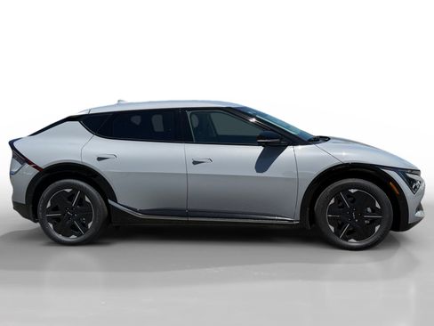 New 2026 Kia EV6 Wind RWD image 6