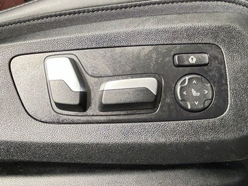 Used 2024 BMW X6 xDrive40i w/ Executive Package image 12