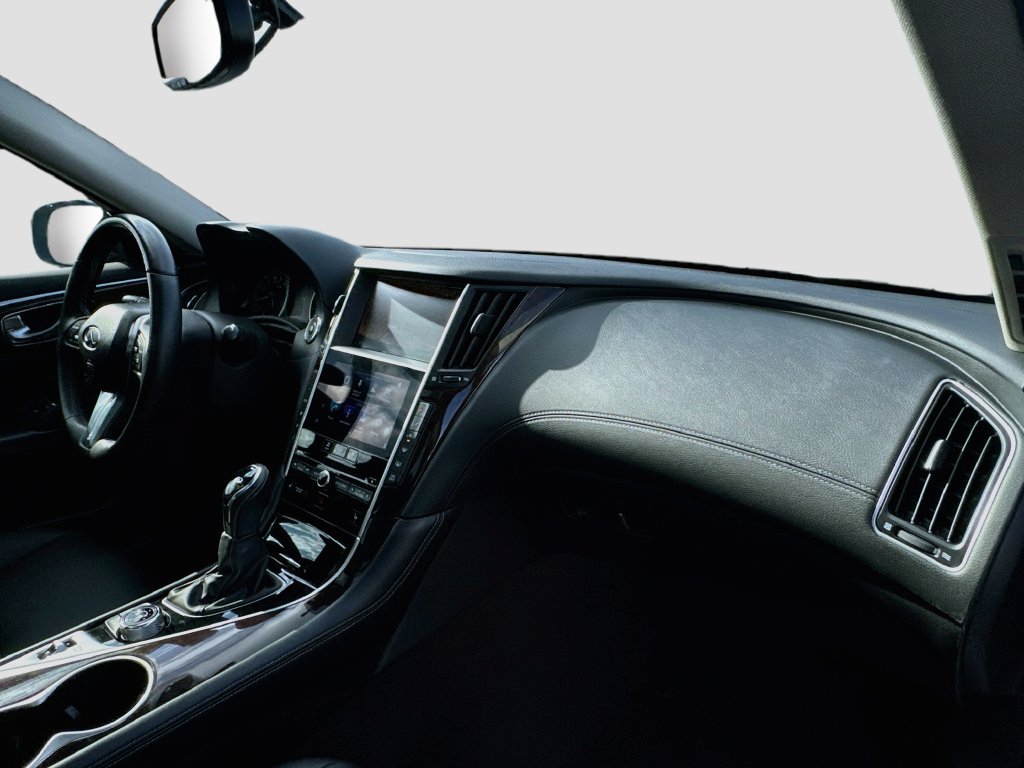 Used 2018 INFINITI Q50 Luxe w/ Essential Package (3.0T Luxe) AWD/4WD image 36