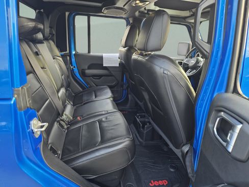 Used 2020 Jeep Gladiator Overland image 18