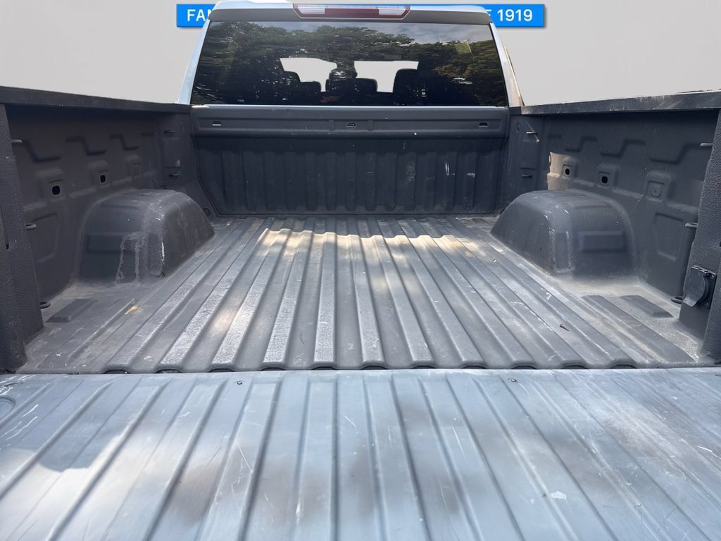 Used 2023 Chevrolet Silverado 1500 LT AWD/4WD image 10