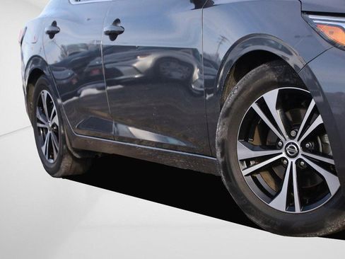 Used 2021 Nissan Sentra SV image 3