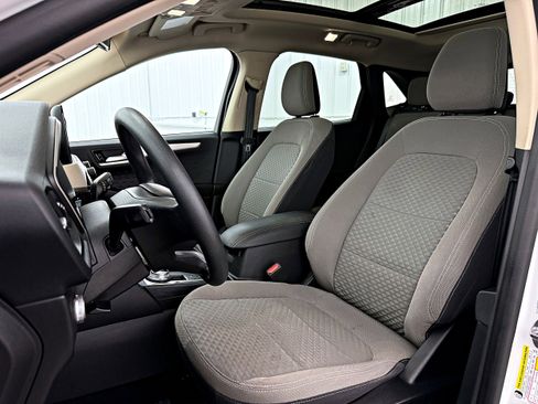 Used 2020 Ford Escape SE image 7