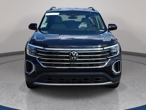 Certified 2025 Volkswagen Atlas SE FWD image 2