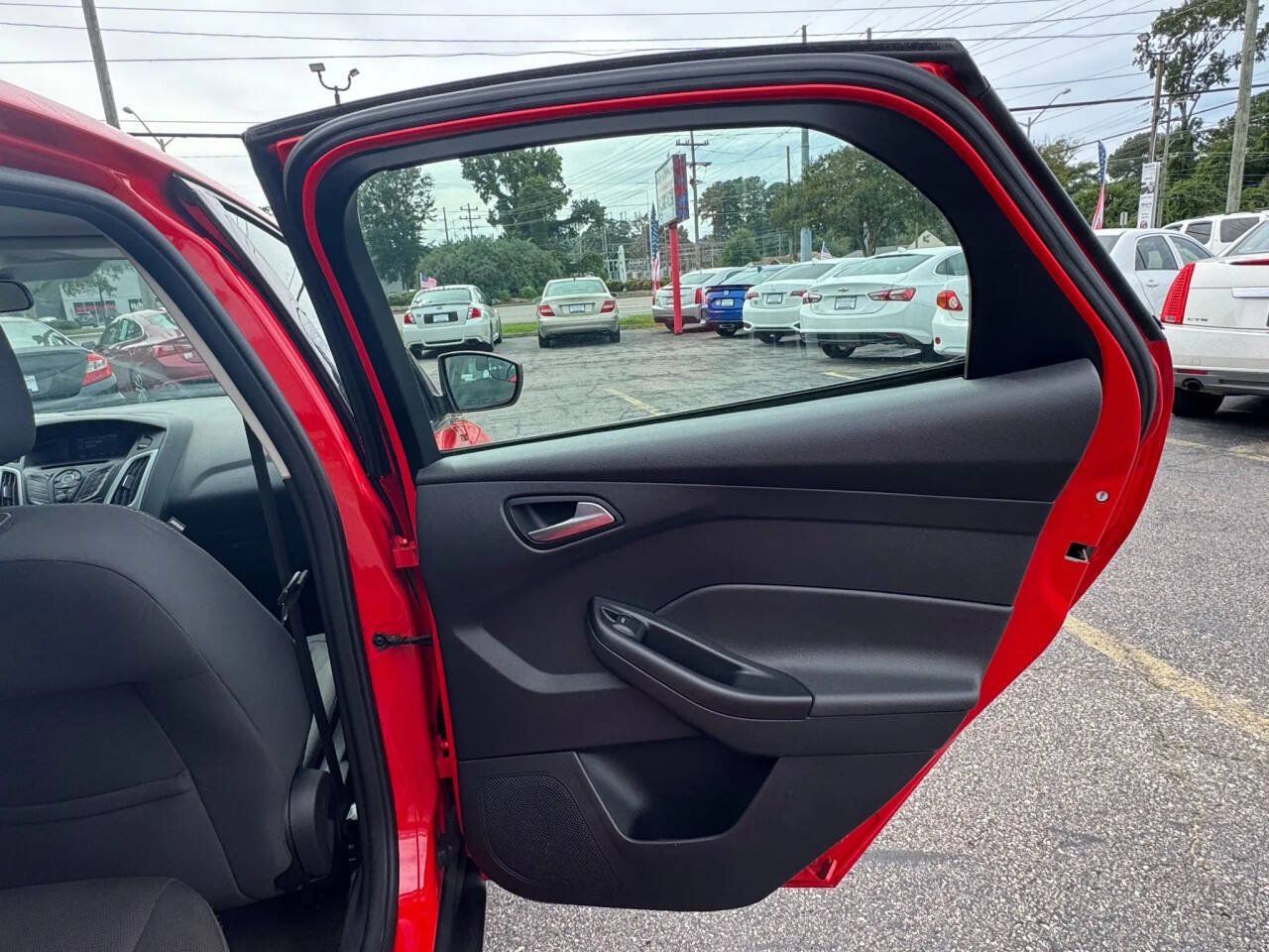 Used 2012 Ford Focus SE FWD image 13