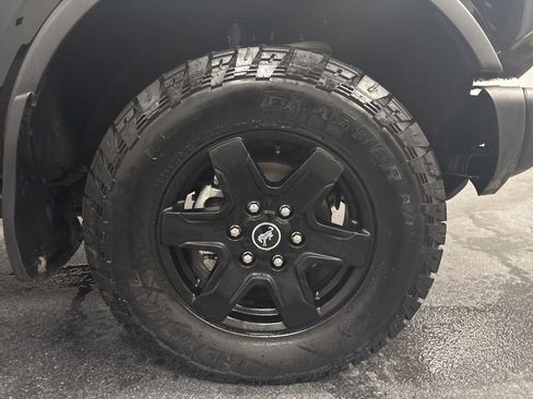 Used 2023 Ford Bronco Black Diamond image 14