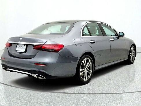 Used 2022 Mercedes-Benz E 350 4MATIC Sedan image 5