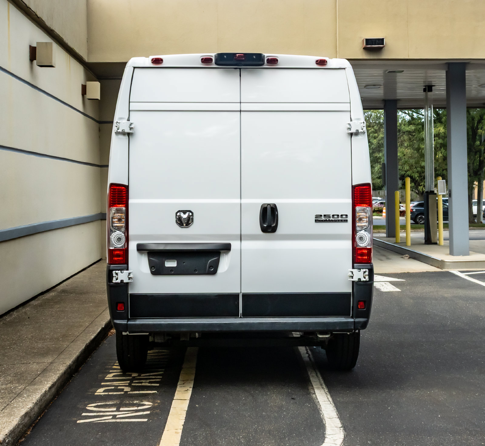 Used 2024 RAM ProMaster 2500 w/ Convenience Group FWD image 6