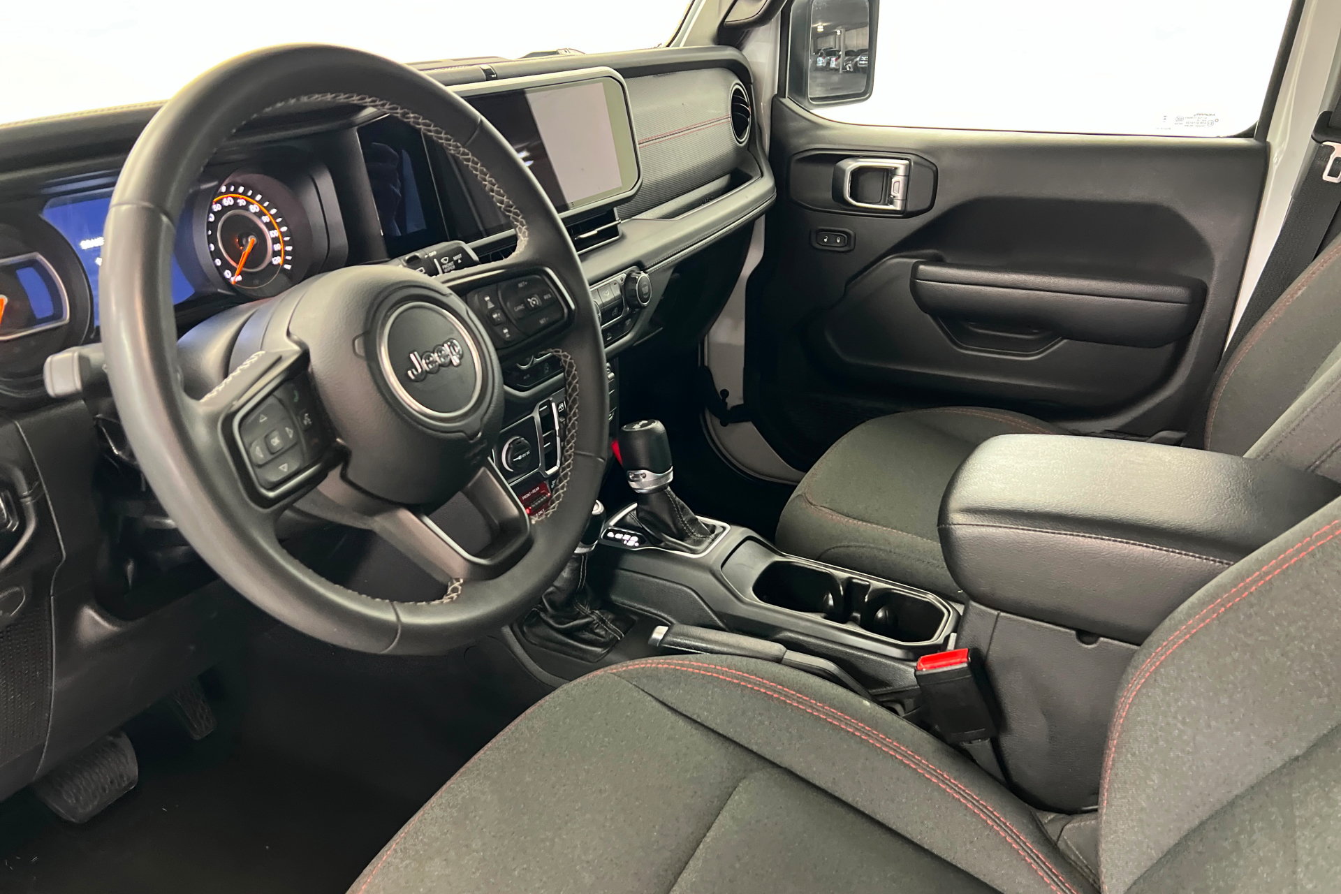 Certified 2025 Jeep Wrangler Unlimited Rubicon AWD/4WD image 15