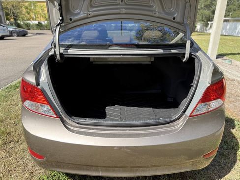 Used 2013 Hyundai Accent GLS w/ Premium Pkg FWD image 21