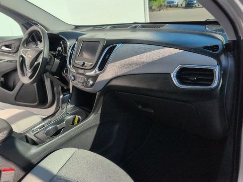 Used 2020 Chevrolet Equinox LT FWD image 38