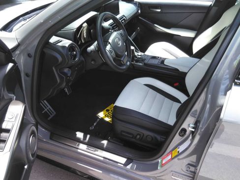 Used 2025 Lexus IS 350 F Sport w/ Navigation Package RWD image 4