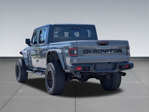 Used 2023 Jeep Gladiator Sport AWD/4WD image 3