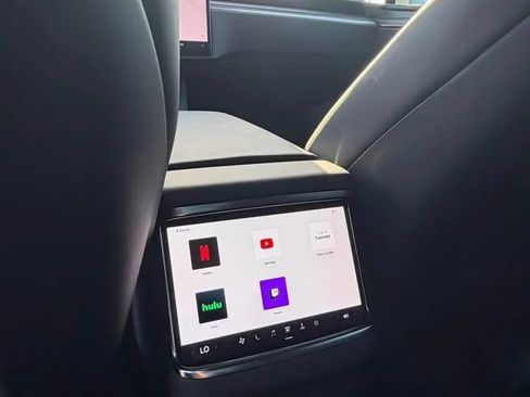 Used 2026 Tesla Model X AWD/4WD image 8