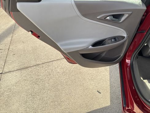 Used 2016 Chevrolet Malibu Premier w/ Driver Confidence Package image 22