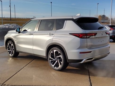 Used 2024 Mitsubishi Outlander SE image 7