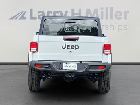 New 2025 Jeep Gladiator Sport image 4