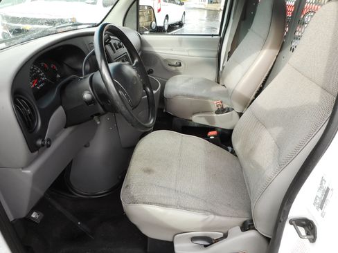 Used 1998 Ford E-150 and Econoline 150 image 13