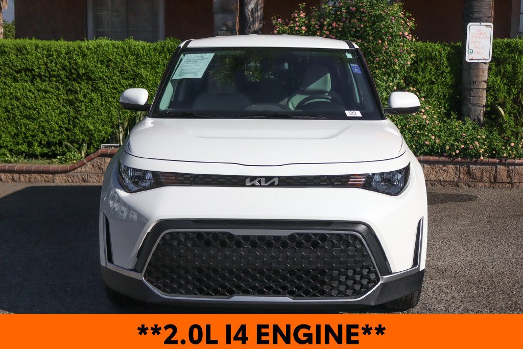 Used 2025 Kia Soul LX w/ LX Technology Package FWD image 3