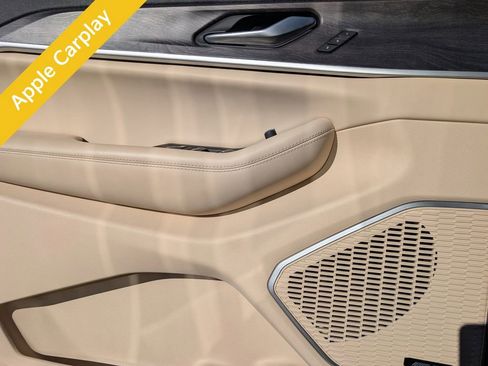 Used 2023 Jeep Grand Cherokee 4WD 4xe image 10