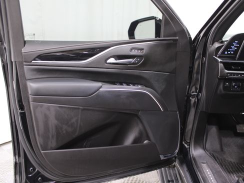 Certified 2024 Cadillac Escalade ESV Sport w/ LPO, ONYX Package image 6