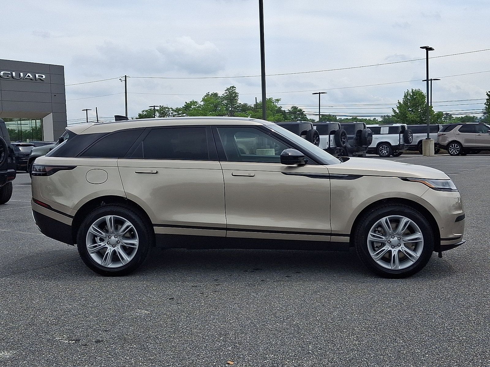 New 2026 Land Rover Range Rover Velar S AWD/4WD image 6