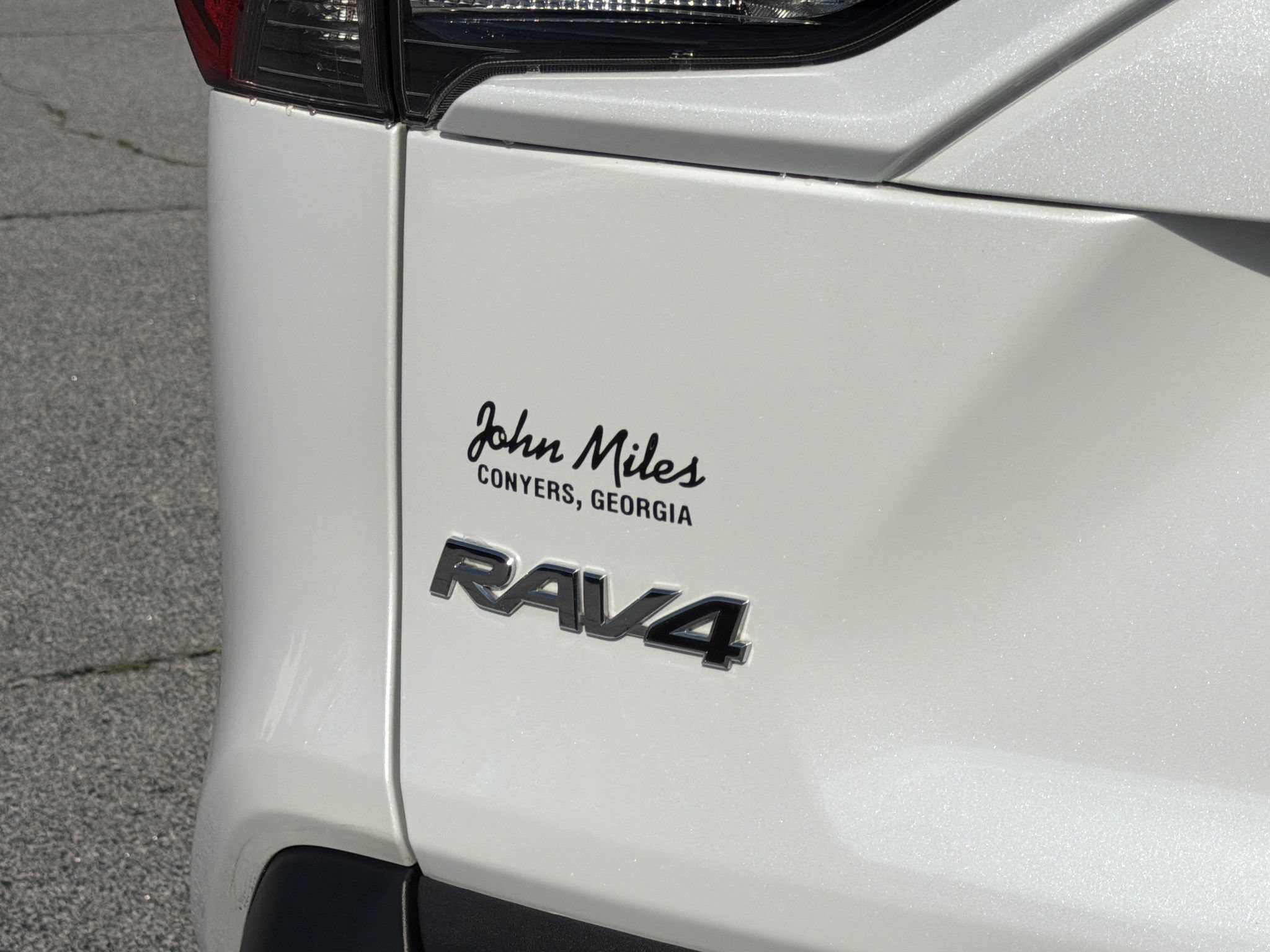 Used 2023 Toyota RAV4 XLE Premium FWD image 23